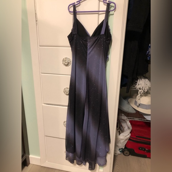 SOLD *** Purple fancy dress. Sz 8 - Picture 2 of 2